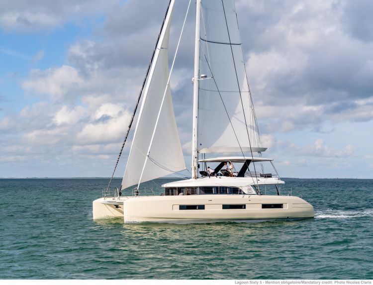 CATAMARAN LAGOON SIXTY 5