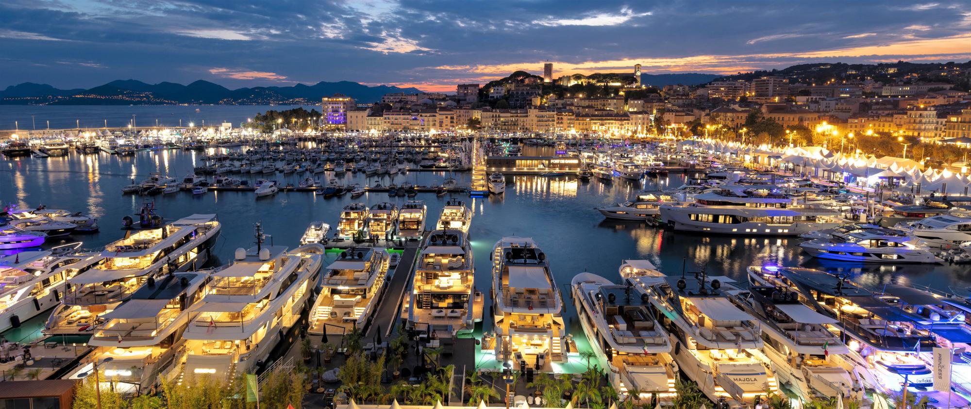 Salon de Cannes - stand Jeanneau