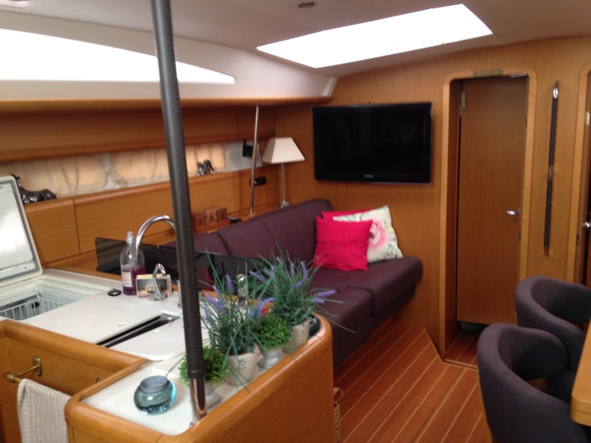 JEANNEAU 53