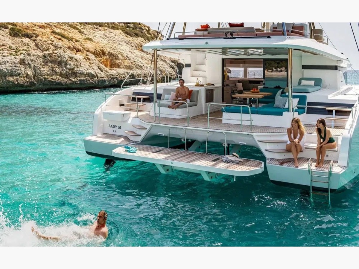 LAGOON 55
