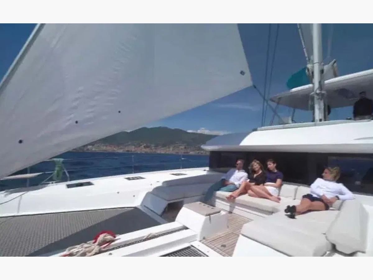 LAGOON 55
