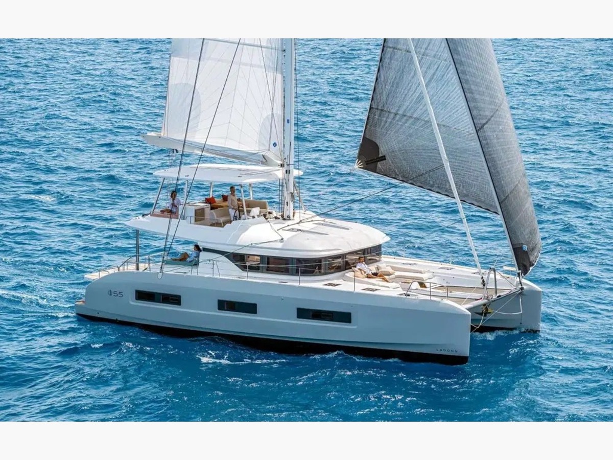 LAGOON 55