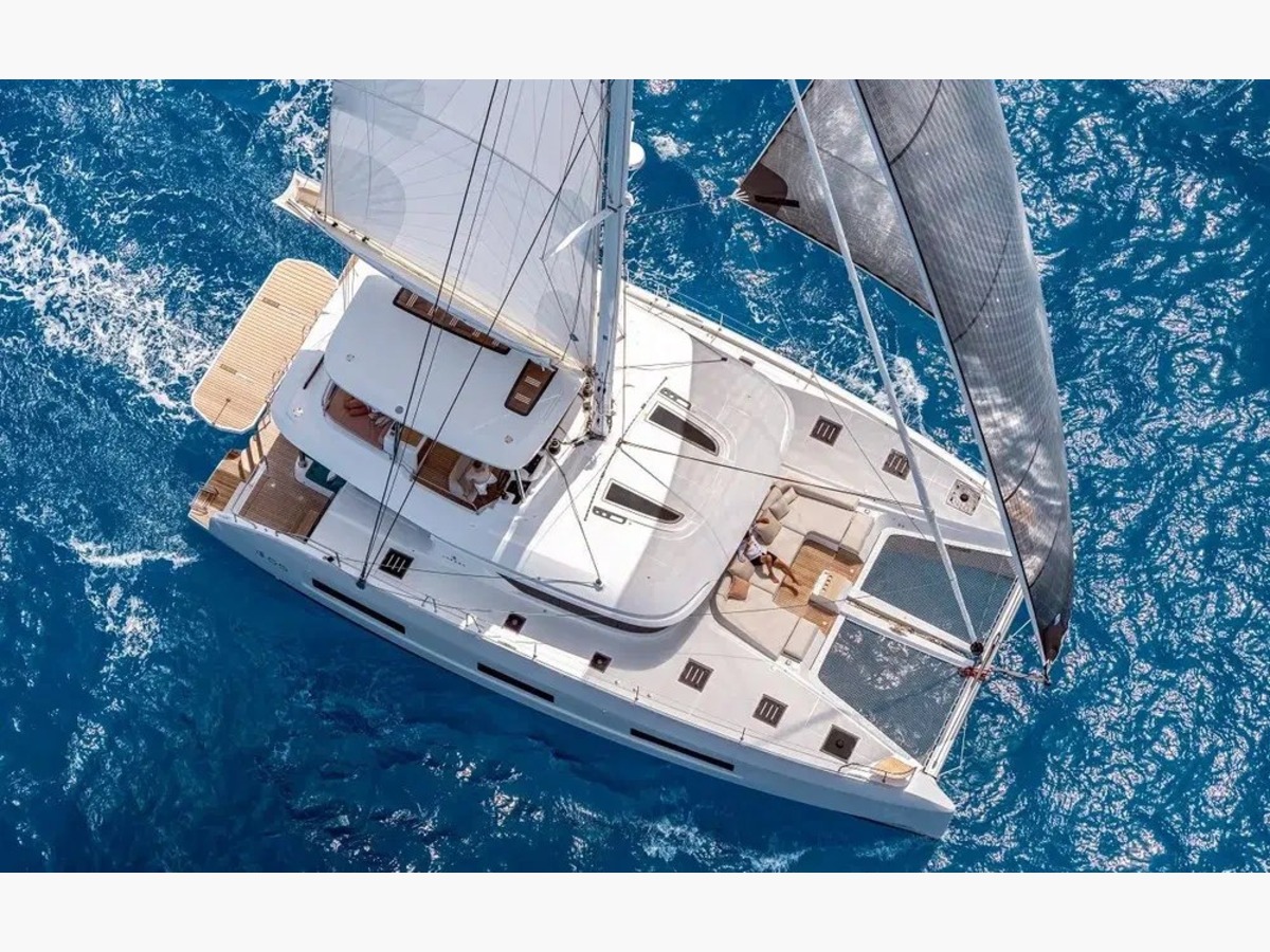 LAGOON 55