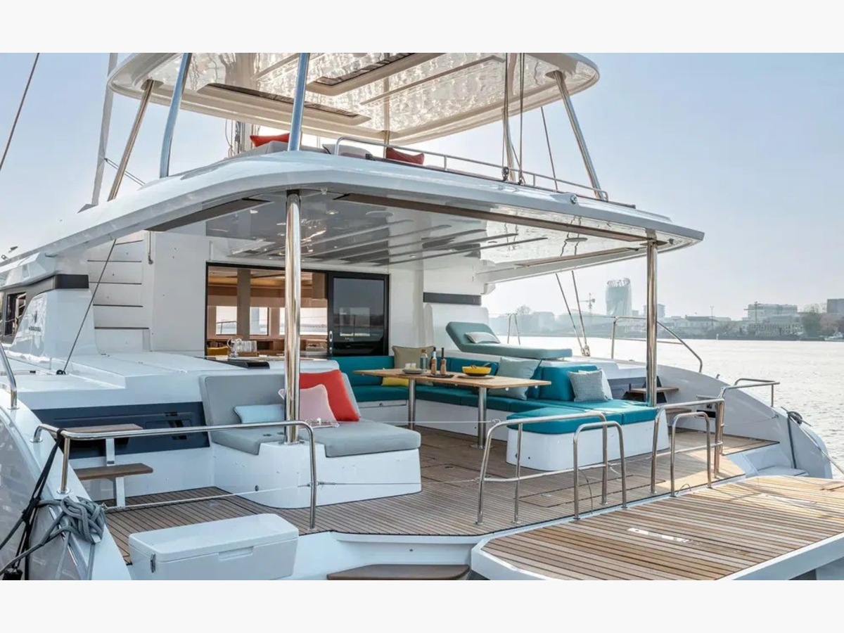 LAGOON 55