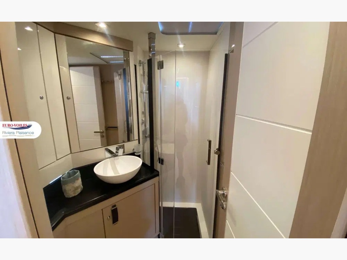 JEANNEAU YACHT 65