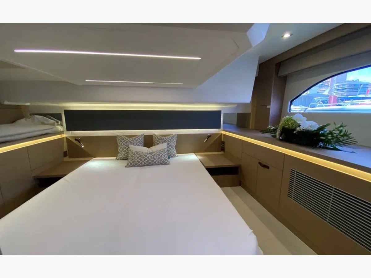 PRESTIGE 420 FLY