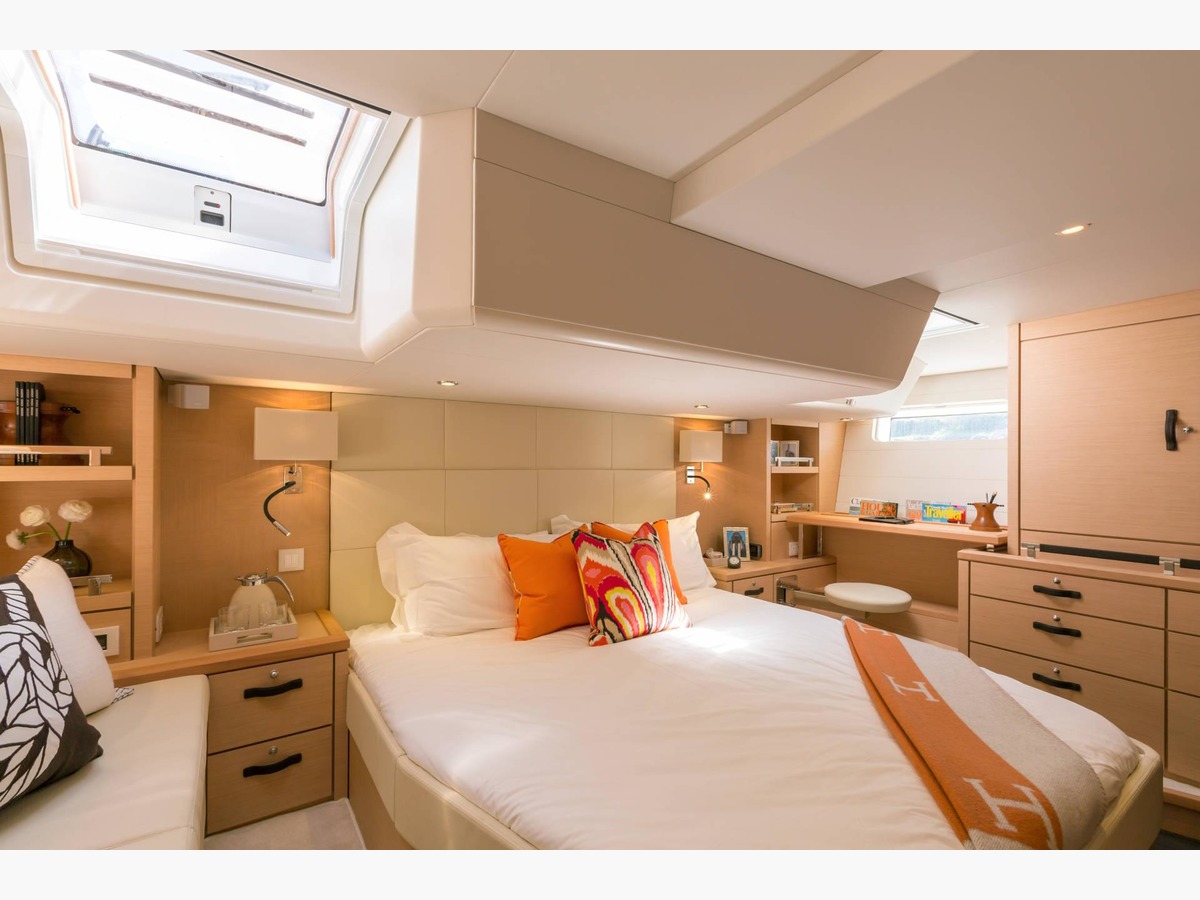 JEANNEAU YACHT 64