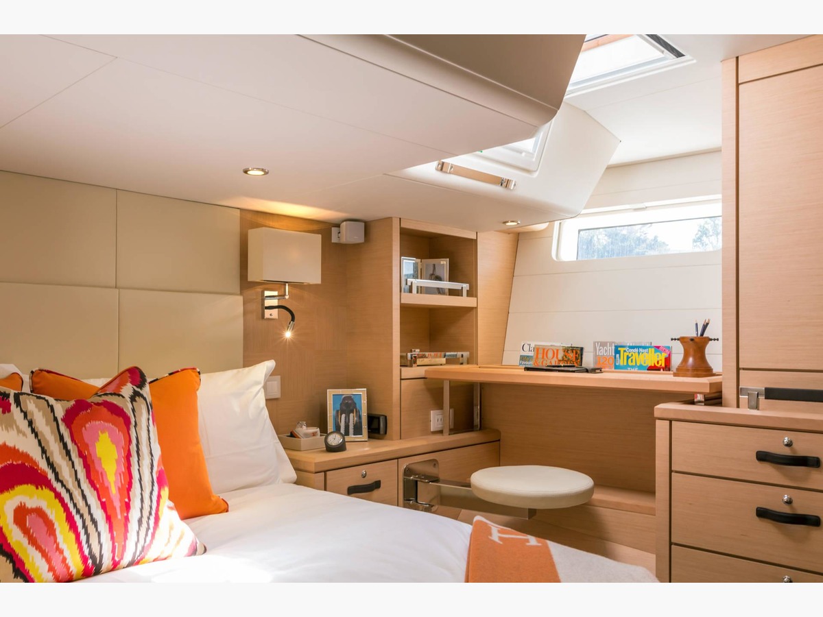 JEANNEAU YACHT 64