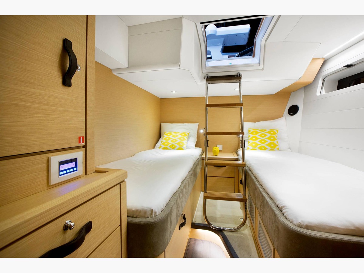 JEANNEAU YACHT 64