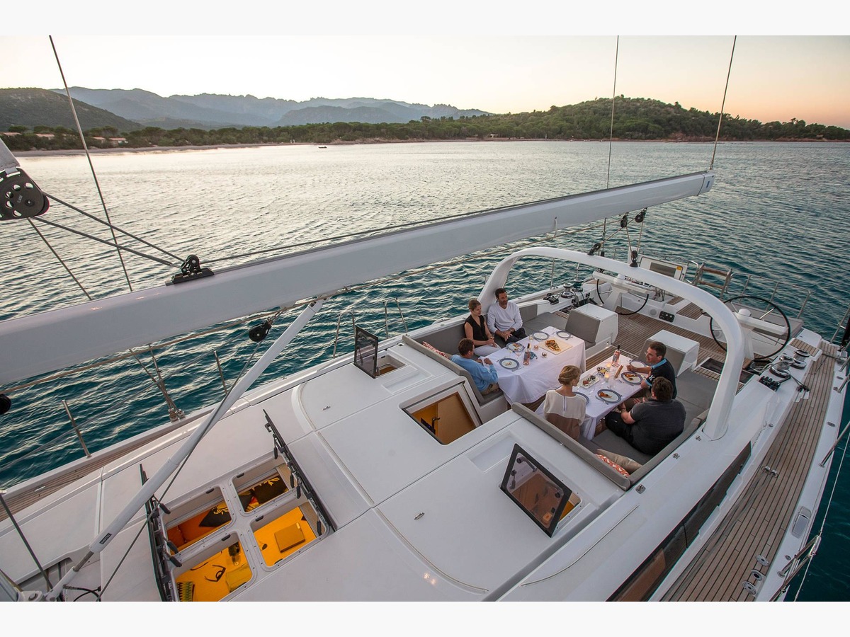 JEANNEAU YACHT 64