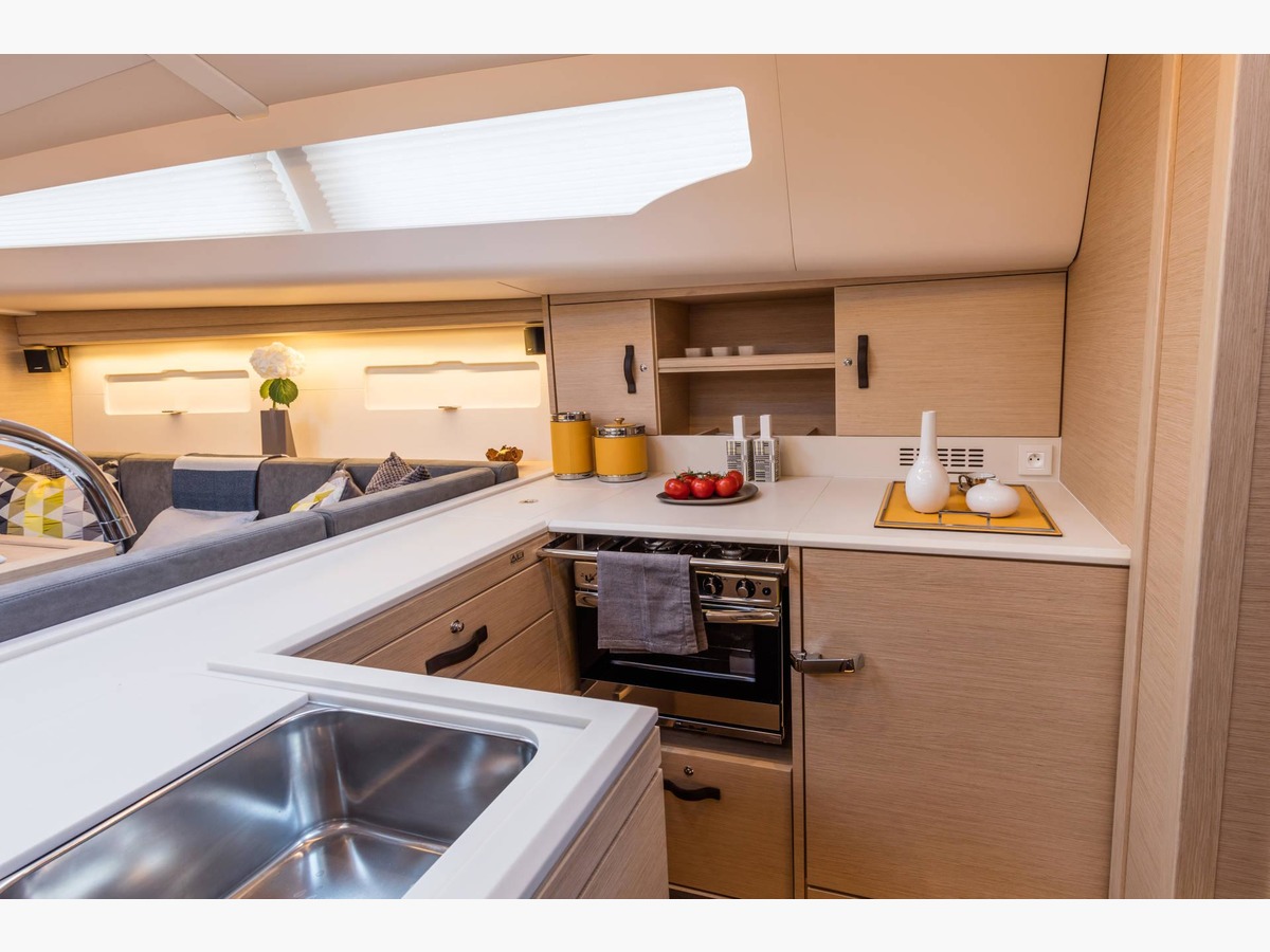 Jeanneau Yacht 51