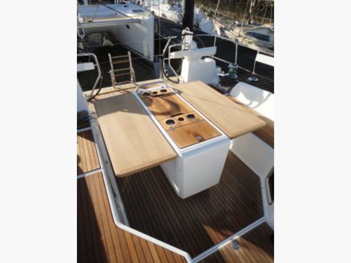 JEANNEAU YACHT 54