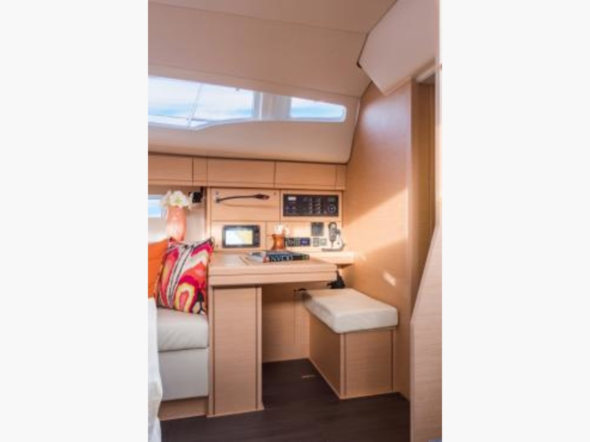 JEANNEAU YACHT 54
